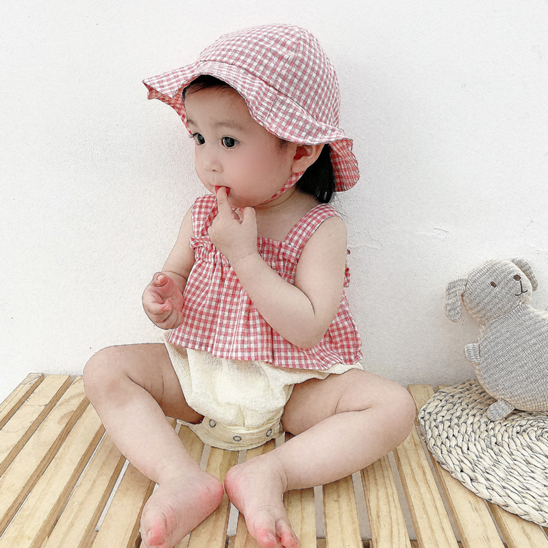Bộ áo liền quần họa tiết caro kèm nón đội thời trang mùa hè cho bé gái