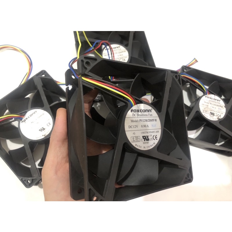 Fan làm mát 12cm 12V 0.9A FOXCONN 12x12x3,8cm có jack cắm