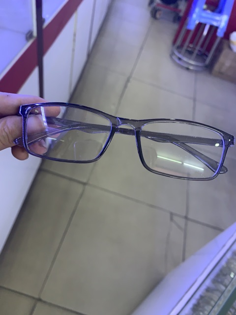 Gọng nhựa dẻo hơi cứng siêu nhẹ