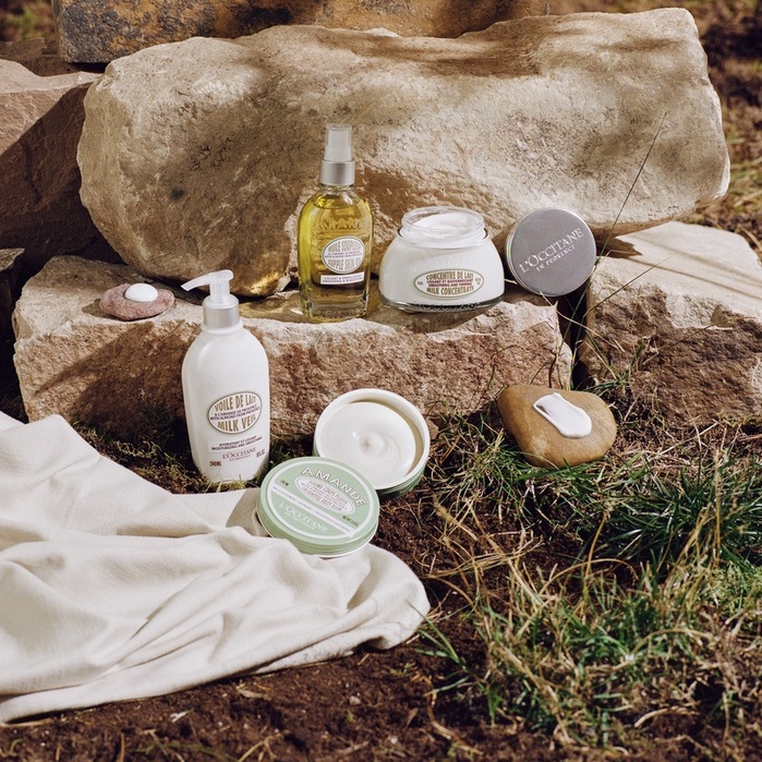 Kem Tẩy Tế Bào Chết Chiết Xuất Hạnh Nhân LOccitane Delicious Paste 200Ml