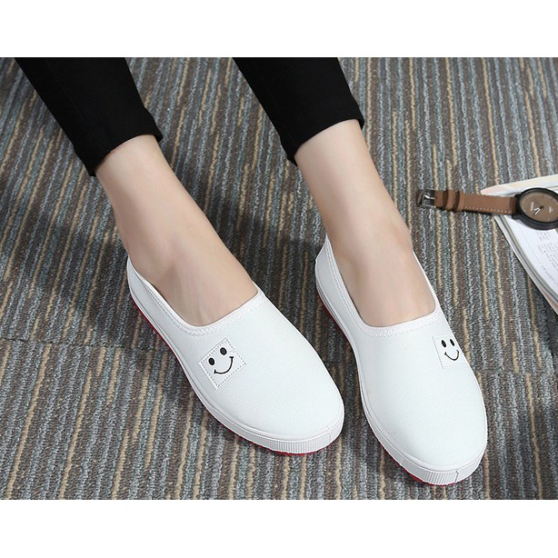Slip on họa tiết mặt cười dễ thương dành cho nữ