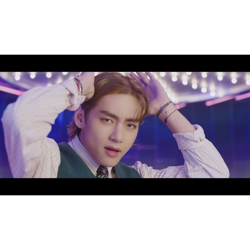 Vòng tay mặt cười handmade Boxy Smile Cheap moment with Taehyung trong MV Dynamite | Taehyung bracelets