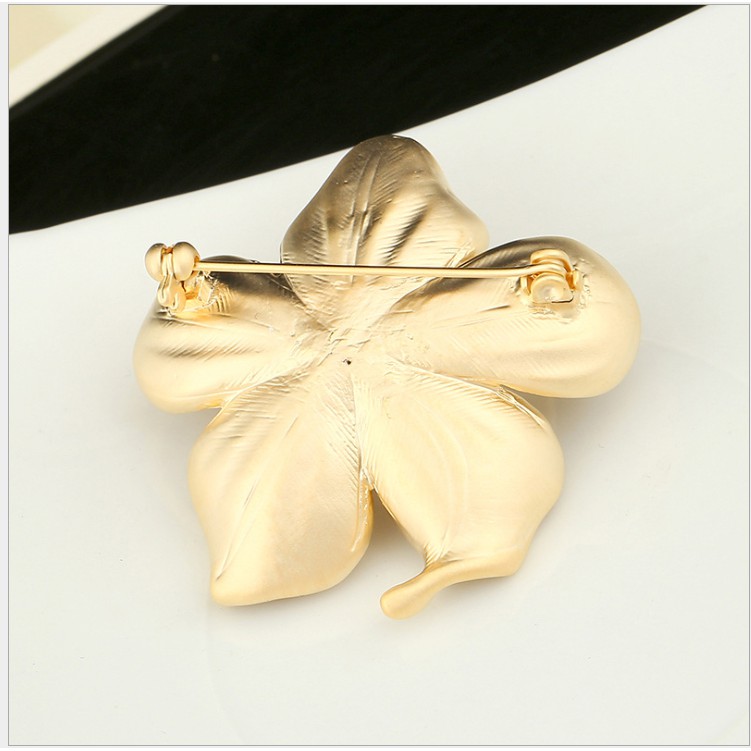 Cài áo thời trang hoa 5 cánh đính đá cao cấp GC54