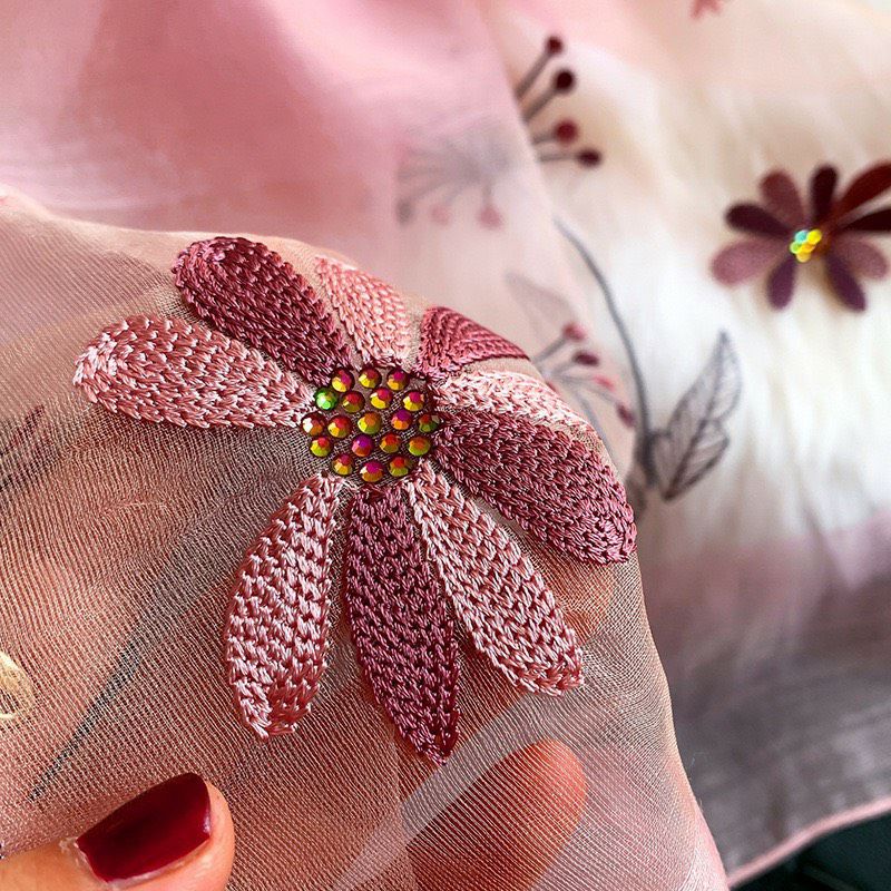 Khăn Tơ Sống Thêu Hoa