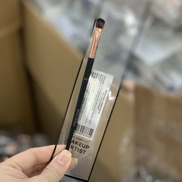 Cọ Phủ Phấn Mắt Vacosi Shader Brush E03