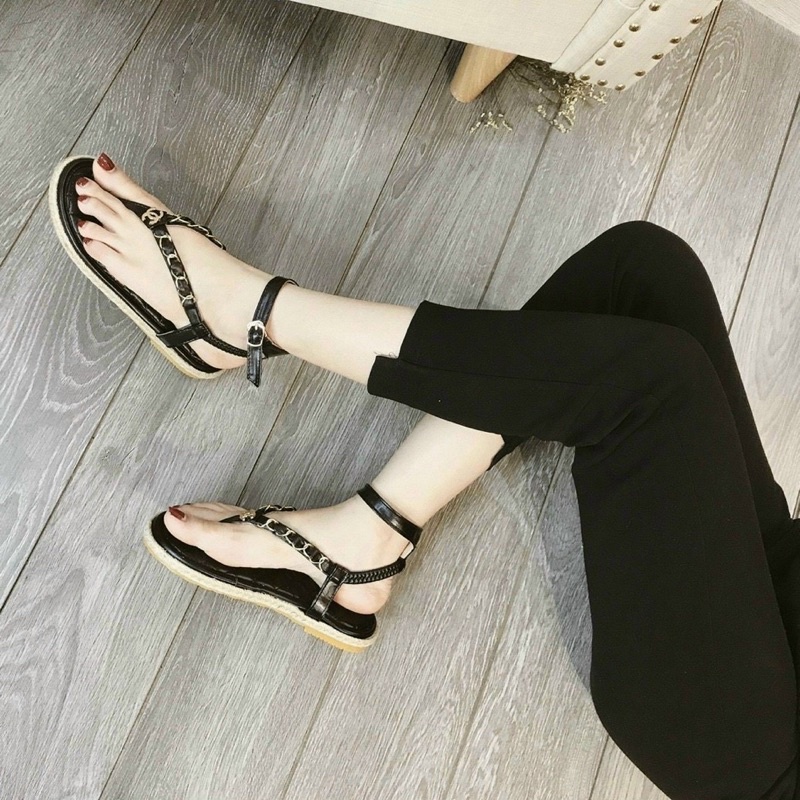 [SẴN] GIÀY SANDAL C H A N E L ĐÁ KIỂU XỎ NGÓN MỚI
