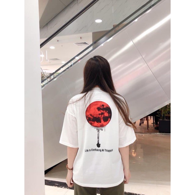 Áo tay lỡ mặt trăng máu Life is confusing At thispoint | BigBuy360 - bigbuy360.vn