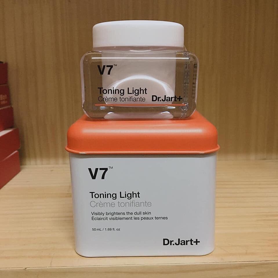 Kem dưỡng trắng và tái tạo da cao cấp V7Toning Light Hàn Quốc 50ml