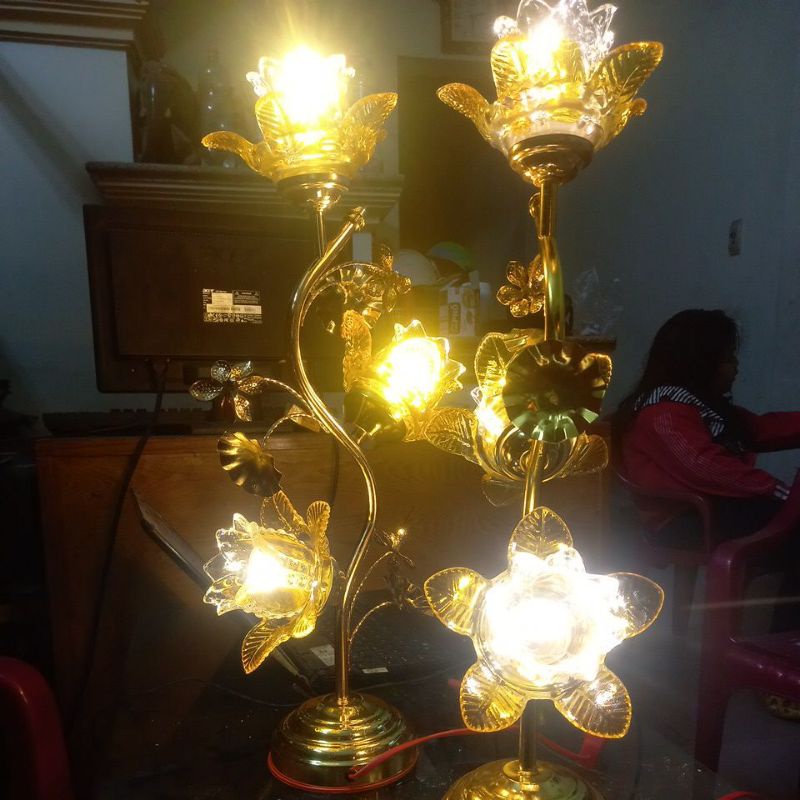 Đèn thờ 3 bông thuỷ tinh pha lê. Sử dụng bóng LED tiết kiệm điện. cao cấp