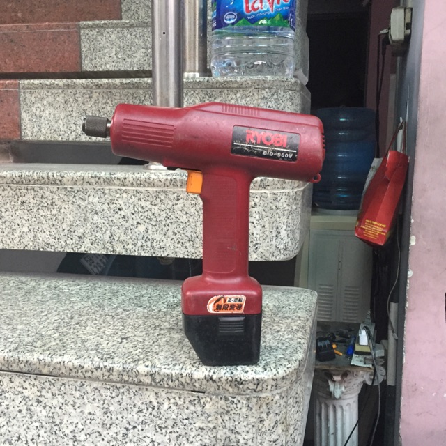 Bắn vít Ryobi BID-960V 9,6V lên 12V