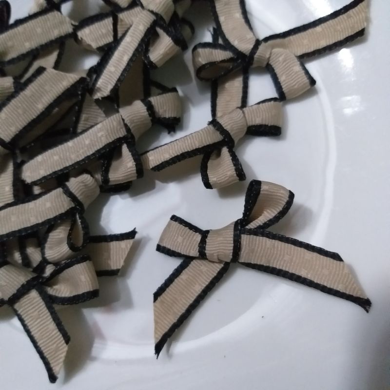 Nơ trang trí , ruy băng bảng 1cm