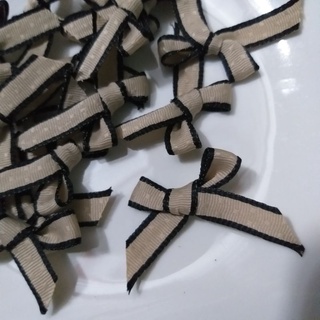 Nơ trang trí , ruy băng bảng 1cm (20 nơ )
