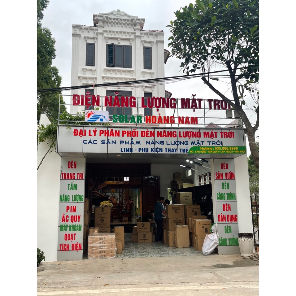 Đèn pha đổi muỗi. đổi 2 màu  năng lượng mặt trời thương hiêu Mayor Wolf, công xuất 50W bảo hành 2 năm.