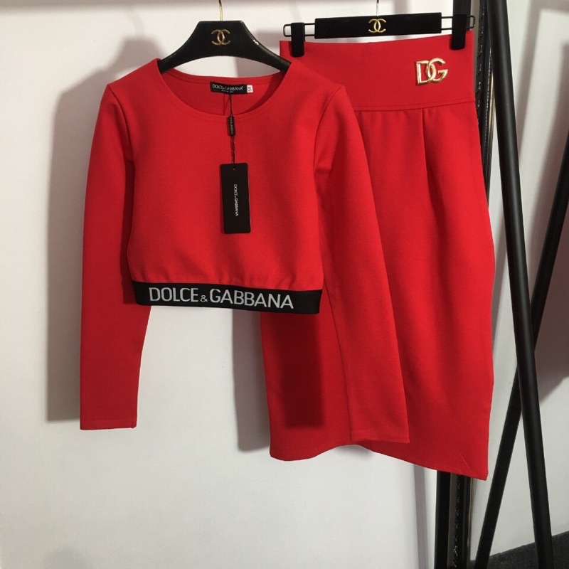 Set trang phục nữ gồm áo ngắn dài tay và chân váy ôm dáng dài thương hiệu Dolce & Gabbana cao cấp