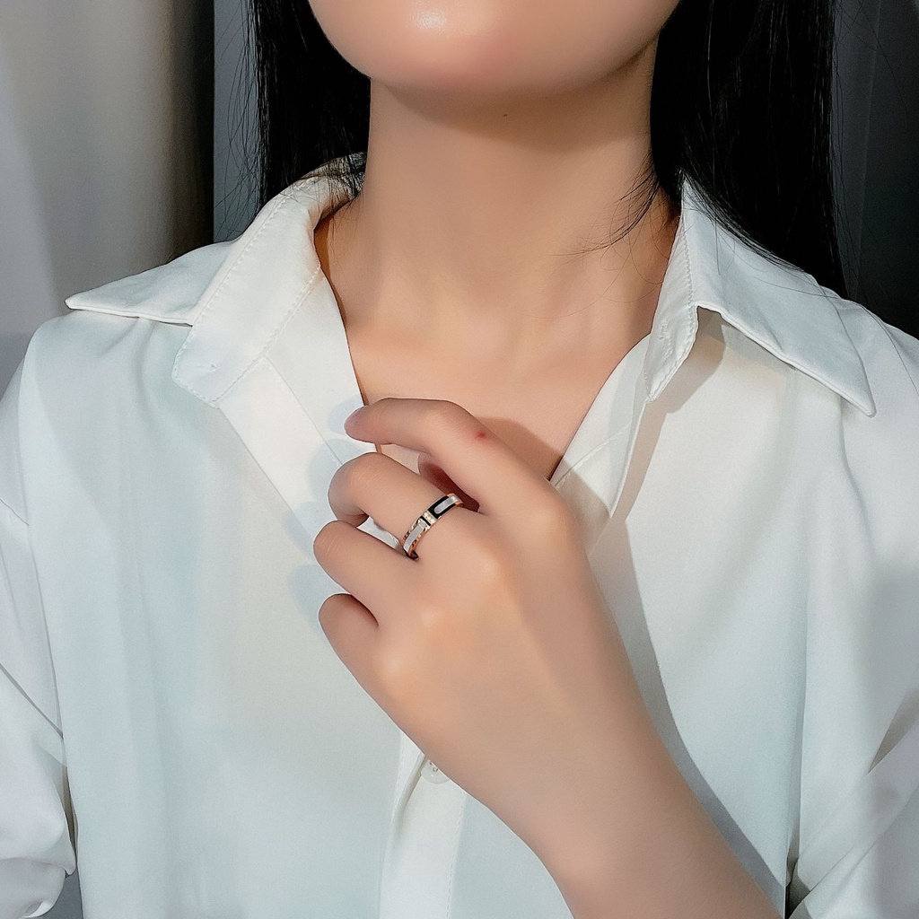 Nhẫn Thép Titan Mạ Vàng Đính Kim Cương Nhân Tạo