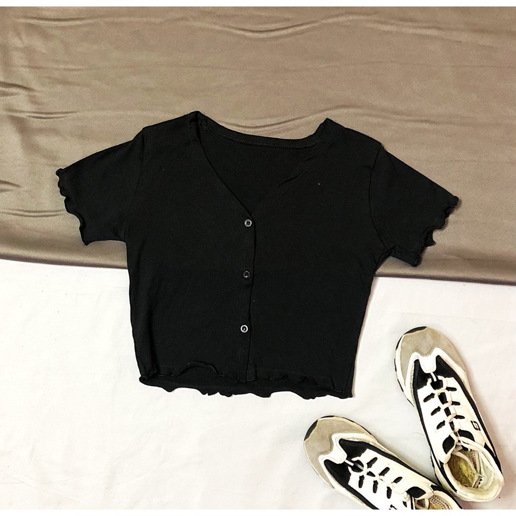 Áo croptop cổ V cài nút trước cực xinh , chất len gân mềm mịn
