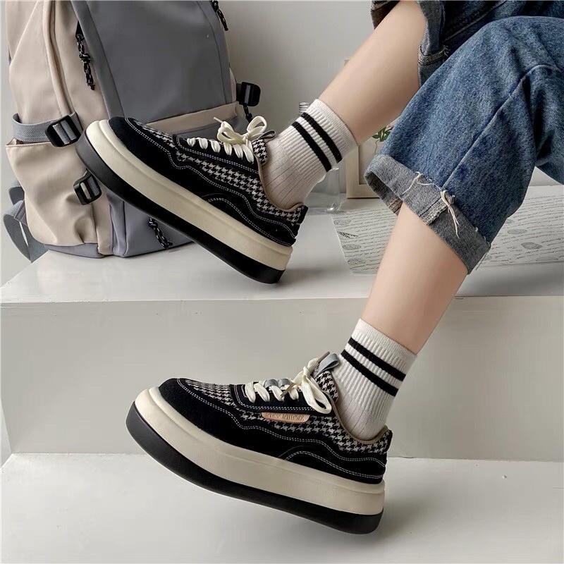 Giày thể thao nữ kẻ new nibox