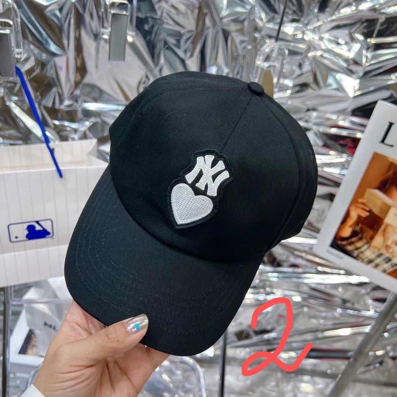 Mũ NY đính ong kim loại sỉ