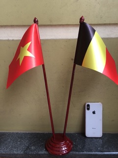 Cờ để bàn Bỉ và việt nam
