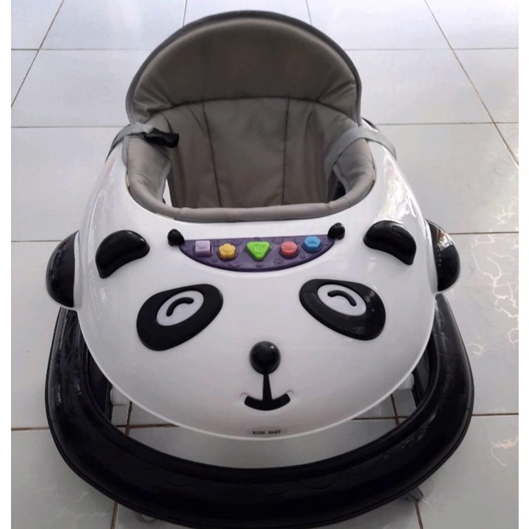 Xe tập đi cho bé