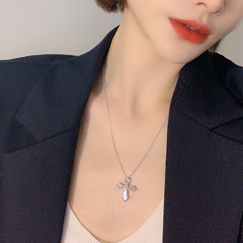 vòng cổ Mặt Thánh Giá Đính Đá Kim Cương 100% 925