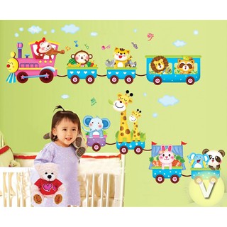 Decal dán tường Đoàn xe chở thú