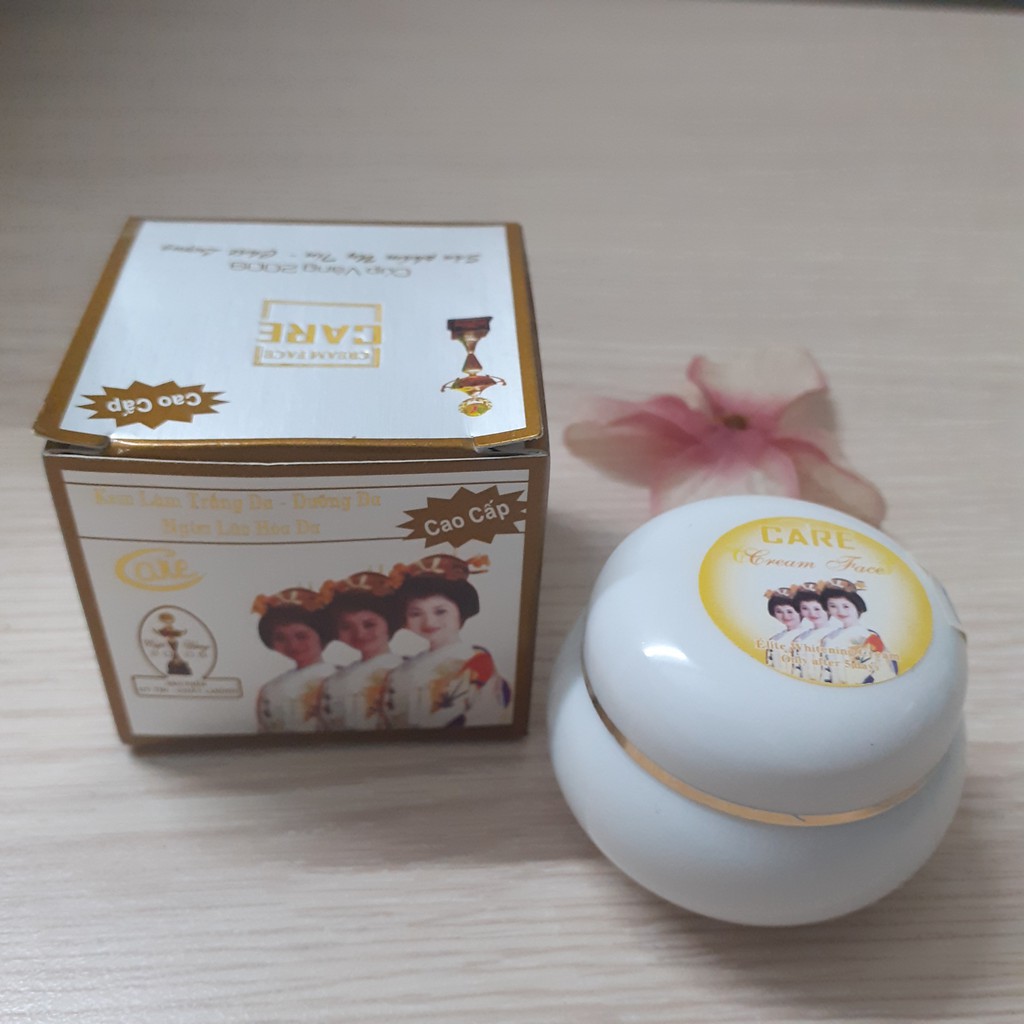 KEM DƯỠNG TRẮNG TÁI TẠO DA, NGĂN NGỪA LẢO HÓA, GIỮ ẨM CHO DA CAO CẤP 18G NGUYỄN QUÁCH Tem giá: 101.000đ