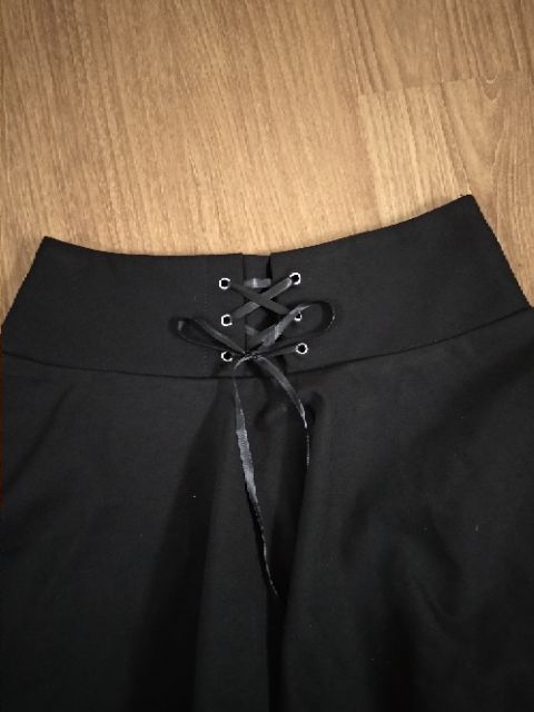 CHÂN VÁY XÒE LƯNG THUN ĐAN DÂY VẢI UMI CHUẨN CAO CẤP