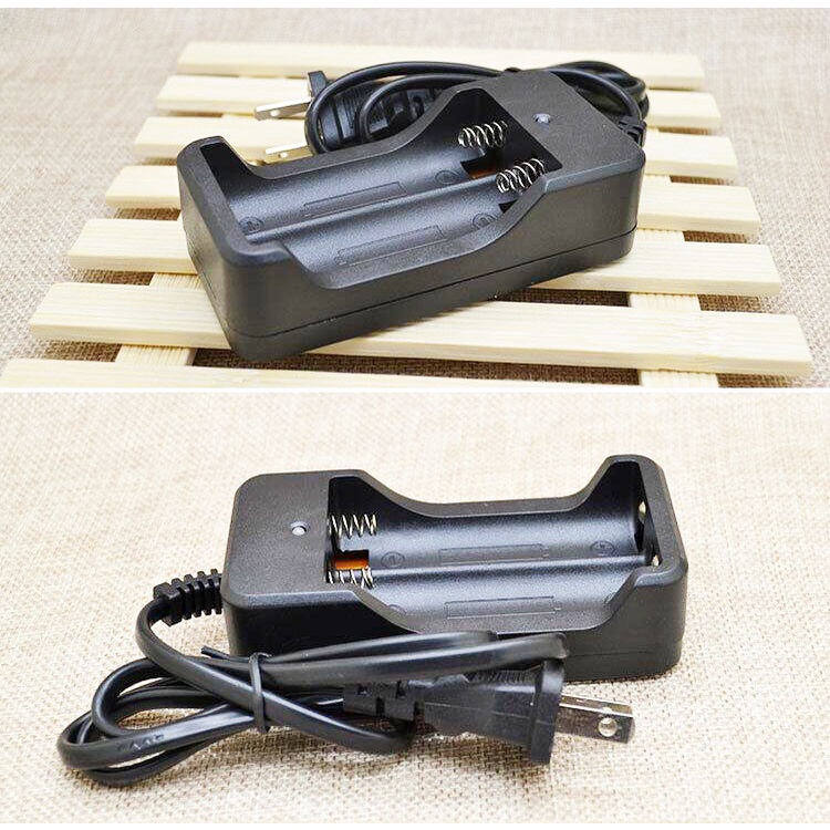 Bộ Sạc Pin Đôi 18650 3.7V