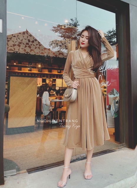 Váy nhung tăm buộc chéo eo