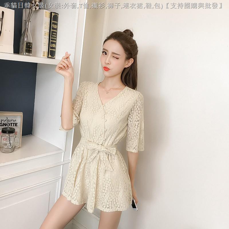 Jumpsuit Ngắn Dáng Rộng Cổ Chữ V Phối Ren Thời Trang Cho Nữ