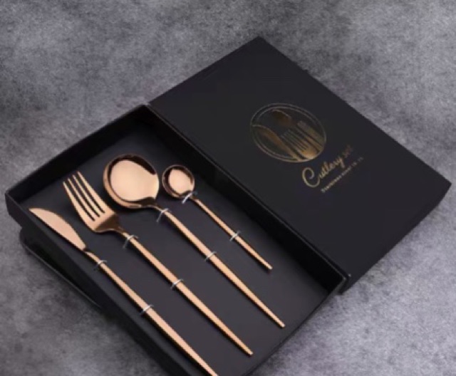 Set 4 sản phẩm gồm muỗng, nĩa, dao ăn, thìa cà phê bằng thép không gỉ cao cấp - có hộp đựng sang trọng