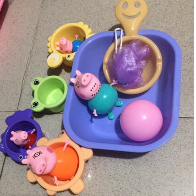Đồ chơi gia đình heo peppa và đồ bác sĩ xinh xắn đáng yêu
