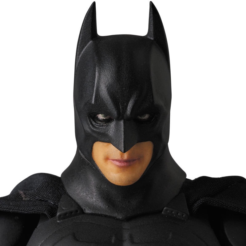Mô Hình MAFEX NO.049 Batman The Dark Knight Chân Thật