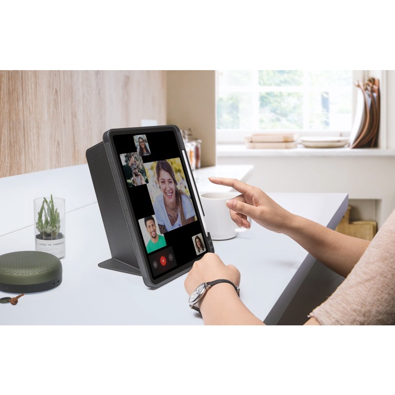 BAO DA TOMTOC  TỪ TÍNH ĐA GÓC SMART-TRI CASE HỖ TRỢ SẠC KHÔNG DÂY PRO 11 INCH 12.9 INCH M1 M2 B02-007D B02-008D