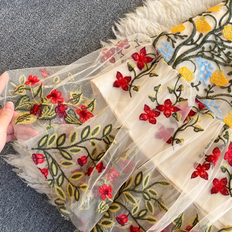 Đầm cổ tròn thêu hoa phong cách sang trọng thiết kế cao cấp  030321