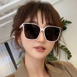 Kính Mát Bản To Kiểu Dáng Thời Trang Cho Nữ