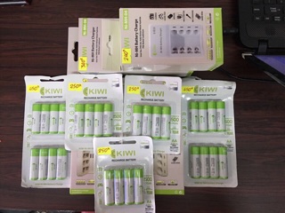 Vỉ 4 pin sạc kiwi