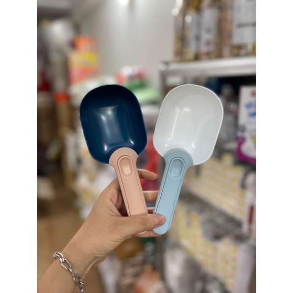 Thìa xúc thức ăn đa năng cho thú cưng