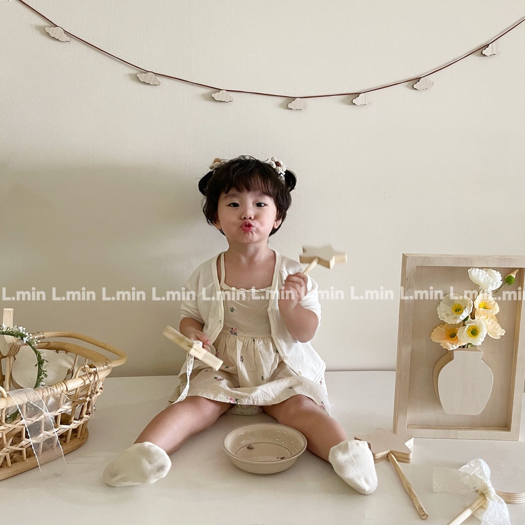 Logo gỗ có thanh cầm