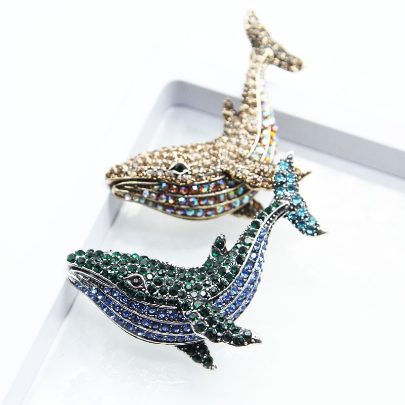 Trâm cài áo hình cá voi gắn đá thanh lịch