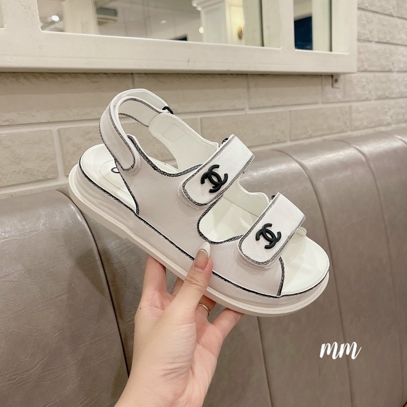 Sandal chanel. quai ngang
