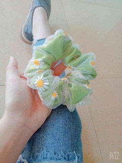 Cột tóc scrunchies mẫu hoa cúc 2 lớp