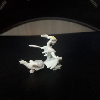 Mô hình Pokemon White Kyurem (form thường)