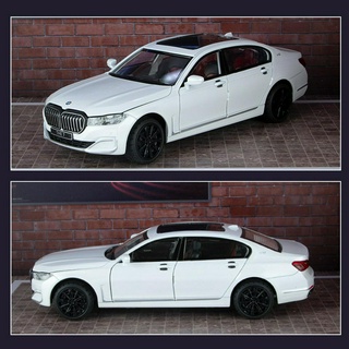 Xe mô hình sắt bmw 760li tặng kèm biển số tỉ lệ 1:24 hãng chimei 3 màu
