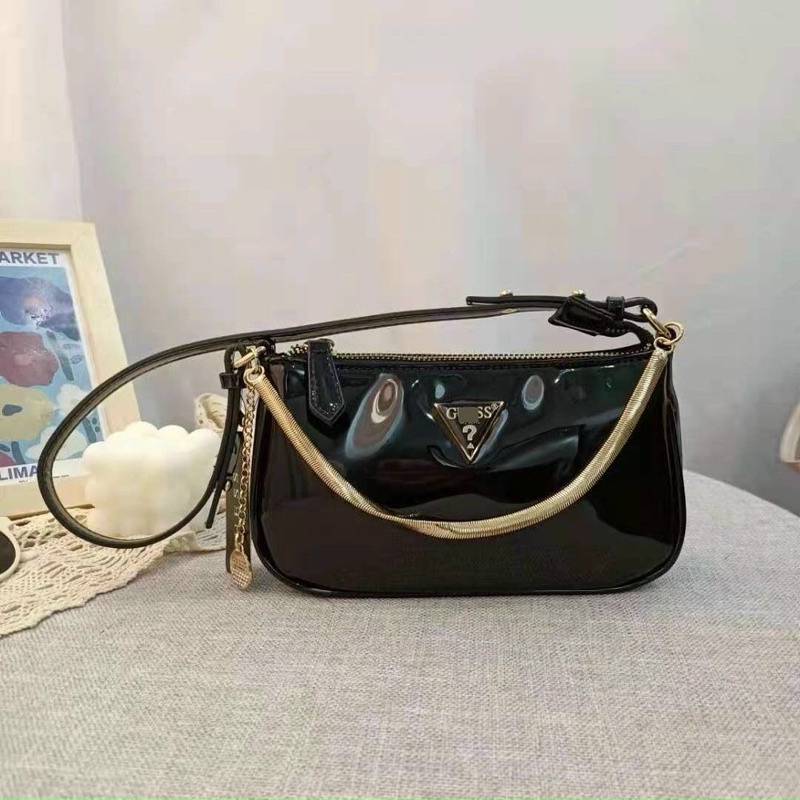 TÚI GUESS CONEY DÁNG THUYỀN