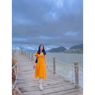 Pass Đầm xoè dạo phố