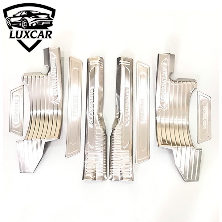 Ốp bậc cửa xe MITSUBISHI OUTLANDER | Chất liệu INOX-TITAN cao cấp LUXCAR