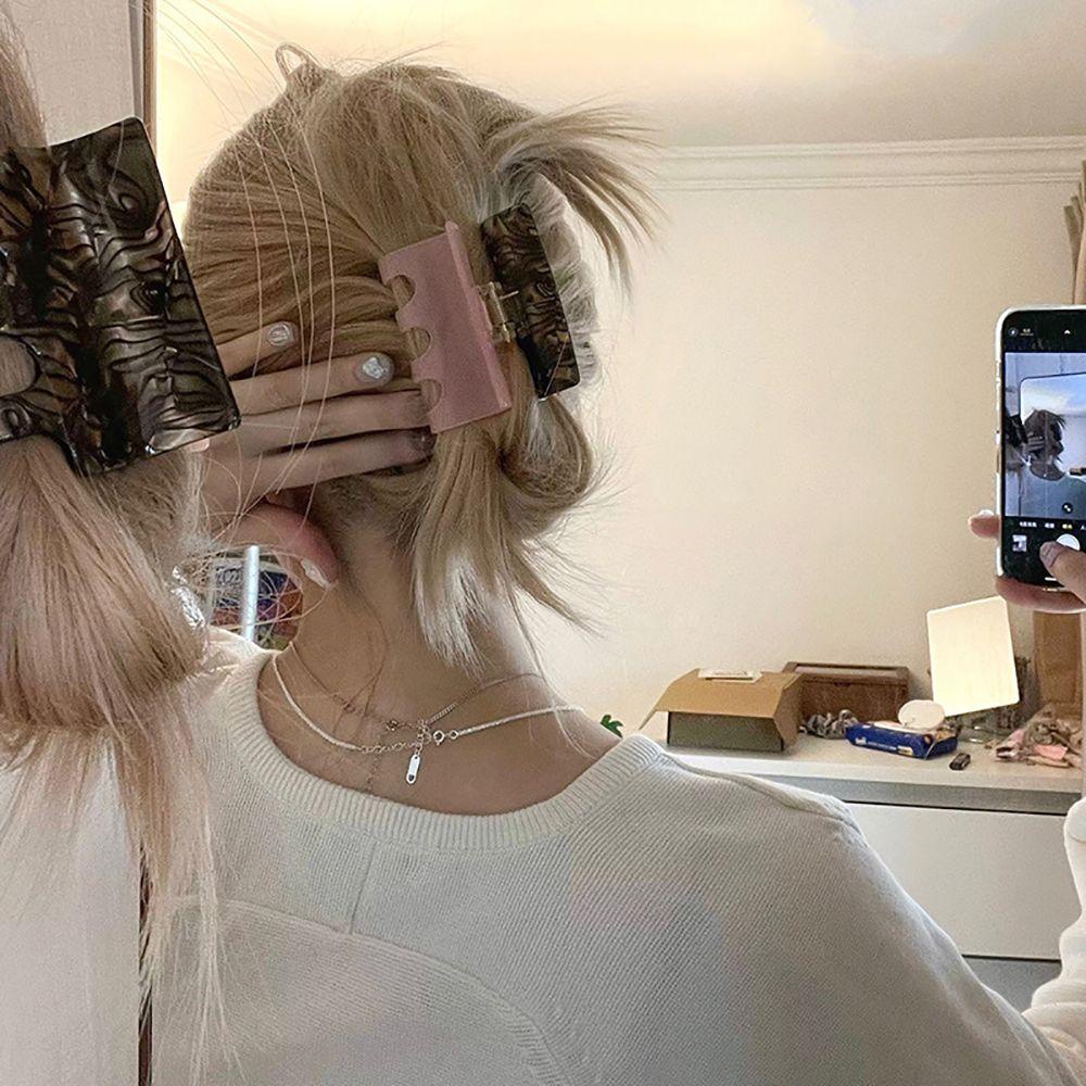 Kẹp Tóc Càng Cua Họa Tiết Kẻ Sọc Nhiều Màu Sắc Tương Phản Phong Cách Hàn Quốc Dễ Thương Hiệu BERNARDO