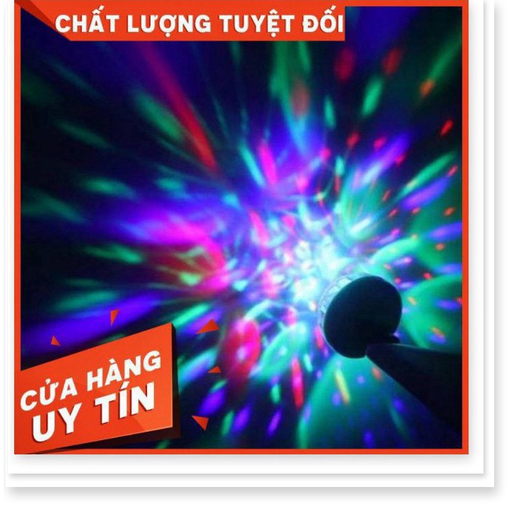 Đèn LED mini - Đèn LED quả cầu xoay cảm ứng pha lê 7 màu nháy theo nhạc